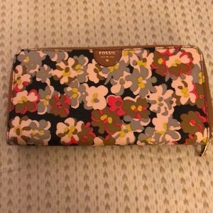 Floral Fossil zip wallet